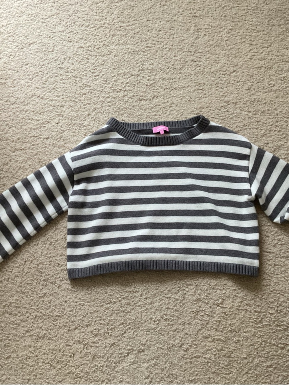 edikted Striped Gray and White Cropped Sweater